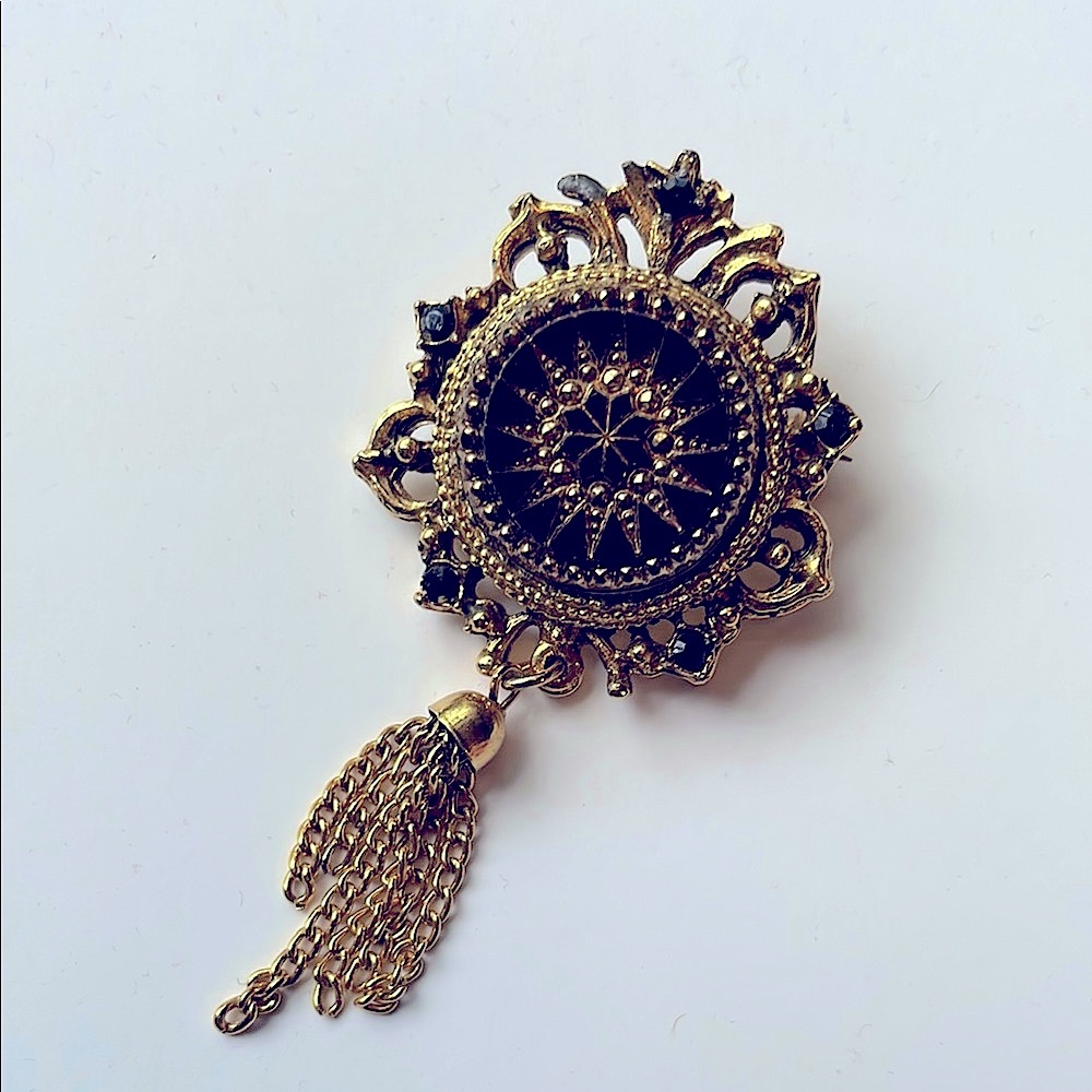 EUC Vintage 60s Denise Black and Gold-tone Brooch/Pin/Pendant with a Tassel